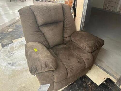 UPHOLSTERED RECLINER