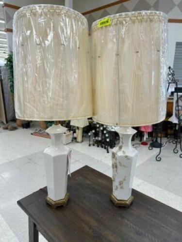 (2) ASHLEY ROSE LAMPS W/ SHADES
