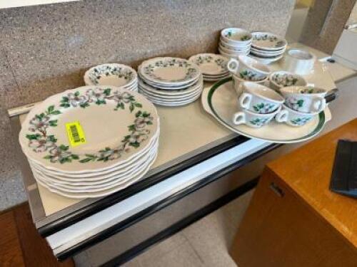 (8) PIECE SET OF DECORATIVE CHINA
