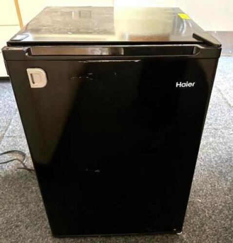 BLACK MINI FRIDGE