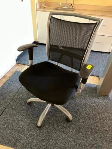 OFFICE CHAIR