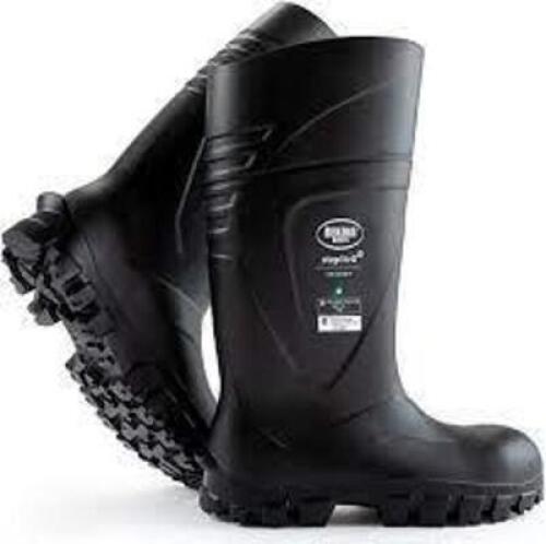 DESCRIPTION: (1) PAIR OF SOLID GRIP BOOTS BRAND/MODEL: STEPLITEX INFORMATION: BLACK SIZE: US 7 RETAIL$: $154.55 EA QTY: 1