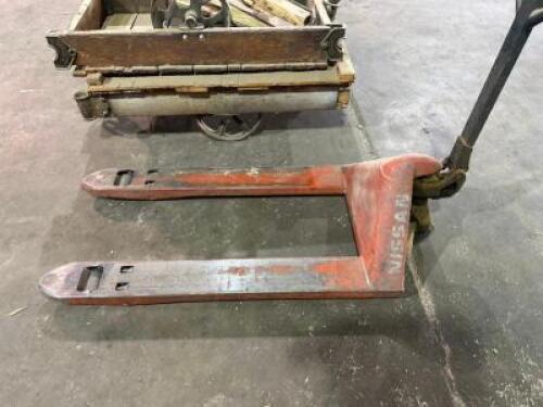 DESCRIPTION: 2 TON PALLET JACK - RED ADDITIONAL INFORMATION NOT WORKING ORDER LOCATION: WAREHOUSE QTY: 1