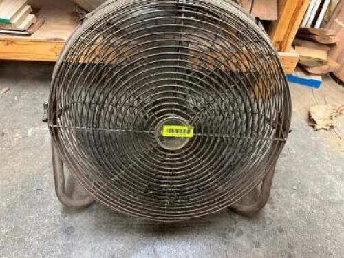 DESCRIPTION: 20" FLOOR FAN. ADDITIONAL INFORMATION IN WORKING ORDER LOCATION: WAREHOUSE QTY: 1