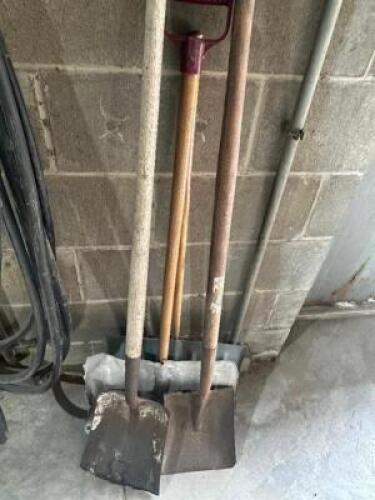 DESCRIPTION: (4) ASSORTED SHOVELS LOCATION: WAREHOUSE THIS LOT IS: SOLD BY THE PIECE QTY: 4
