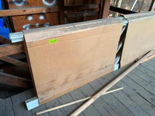 DESCRIPTION: (1) SET OF WHITE STAIR RAILING AND BANISTER POSTS ( NEW ) LOCATION: MEZZANINE QTY: 1