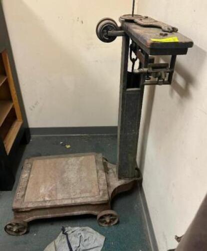 DESCRIPTION: FAIRBANKS VINTAGE SCALE BRAND / MODEL: FAIRBANKS LOCATION: DOWNSTAIRS OFFICE QTY: 1