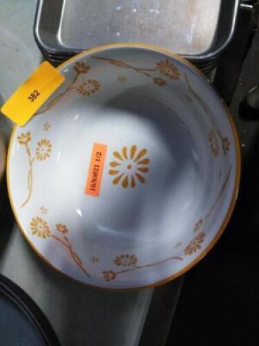 DESCRIPTION: (1) DECORATIVE BOWL QTY: 1