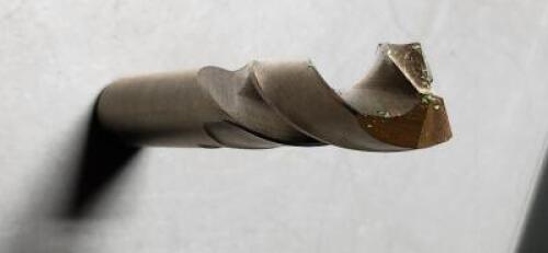 DESCRIPTION: (1) COBALT SCREW MACHINE LENGTH DRILL BIT BRAND/MODEL: PRECISION TWIST DRILL 5995981 SIZE: 47/64" 135D RETAIL$: $157.90 QTY: 1