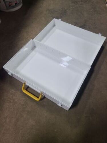 DESCRIPTION: (1) BRIEFCASE BOX BRAND/MODEL: NAVAIR #93836302 INFORMATION: WHITE SIZE: MUST COME INSPECT RETAIL$: $648.64 EA QTY: 1