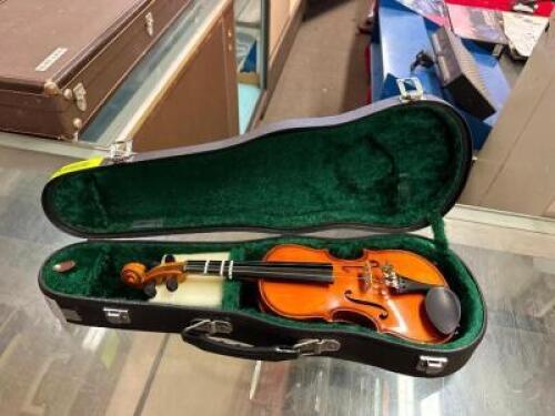 SUZUKI VIOLIN W/ CASE