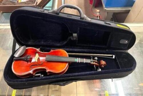 1/4 SIZE VIOLIN W/ CASE AND BOW