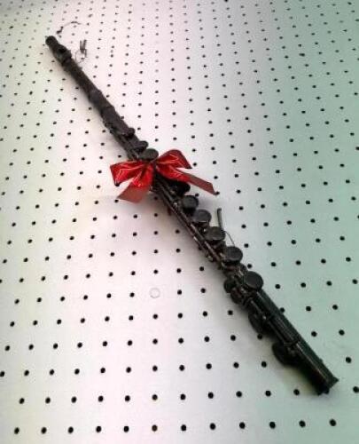 (1) FLUTE & (1) CARINET