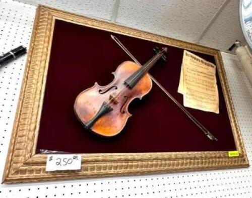 VIOLIN WALL DECOR