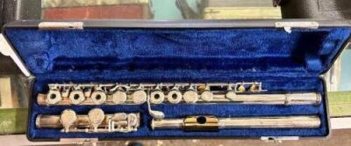 ROBERT VINSON CLASSIC II FLUTE WITH GOLD PLATED LIP PLATE AND CASE