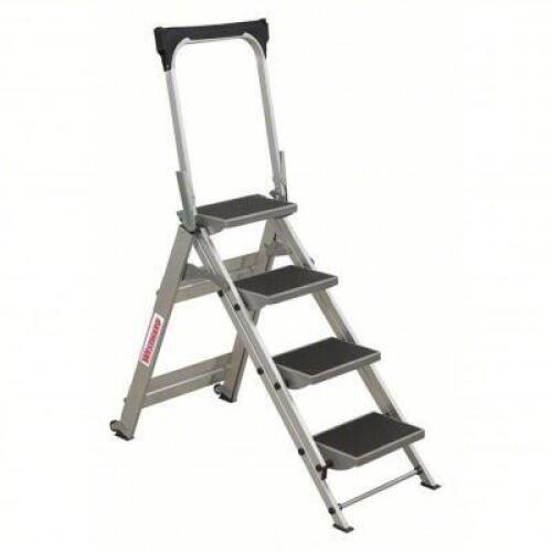 DESCRIPTION: (1) FOLDING STEP LADDER BRAND/MODEL: WESTWARD #44YY14 SIZE: 36 IN RETAIL$: $319.56 QTY: 1