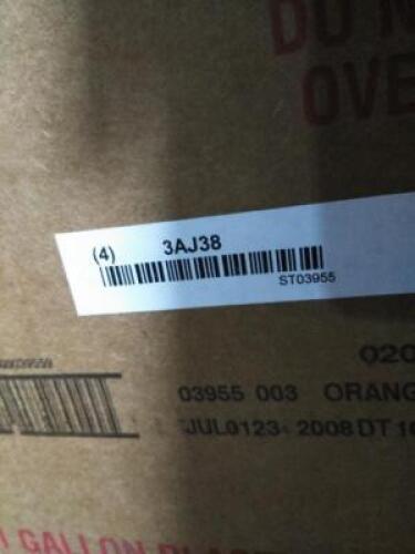 DESCRIPTION: (4) SPORTS DRINK MIX LIQUID CONCENTRATE BRAND/MODEL: GATORADE #2AF76 INFORMATION: ORANGE SIZE: 1 GAL RETAIL$: $17.32 EA QTY: 4