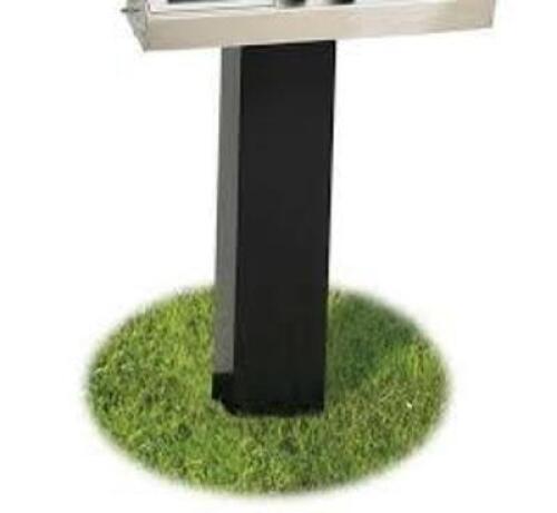 DESCRIPTION: (1) POST IN GROUND FOR GRILL, PAINTED BRAND/MODEL: BROILMASTER #BL48G-2 INFORMATION: BLACK RETAIL$: $135.85 EA QTY: 1
