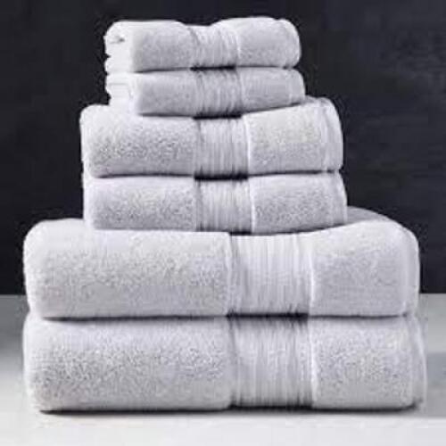 DESCRIPTION: (1) SET OF BATH TOWELS BRAND/MODEL: BETTER HOMES AND GARDENS #BHS100010993105 INFORMATION: GRAY SIZE: 6 PIECES RETAIL$: $37.62 TOTAL QTY: