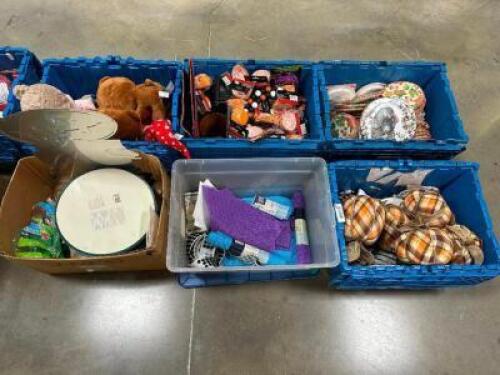 CONTENTS OF PALLET - ASSORTED DECORATIONS.