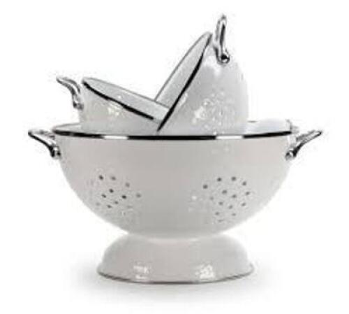 DESCRIPTION: (1) STRAINER SETINFORMATION: WHITESIZE: 3PCRETAIL$: $40.00 TOTALQTY: 1
