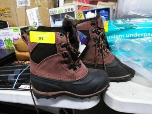 DESCRIPTION: (1) PAIR OF KIDS BOOTSBRAND/MODEL: RANGERSIZE: SIZE 1QTY: 1