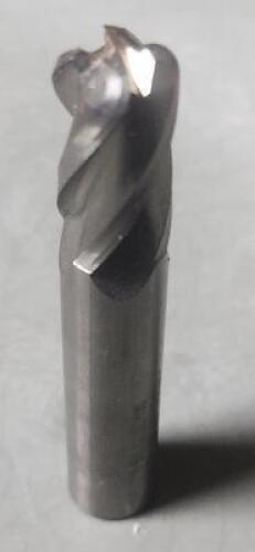 DESCRIPTION: (3) SOLID CARBDE BALL END MIL BRAND/MODEL: HTC 350-4500-125R SIZE: 1/2DIA 1/2" LOC RETAIL$: 44.58 EA QTY: 3