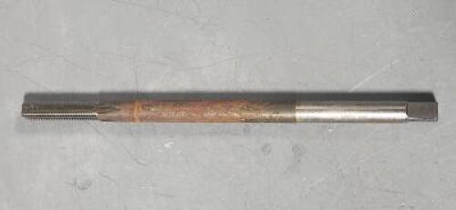 DESCRIPTION: (4) HSS STRAIGHT FLUTE BOTTOMING TAPS BRAND/MODEL: VERMONT D2496 SIZE: 5/16-24 GH3 RETAIL$: $21.50 QTY: 4