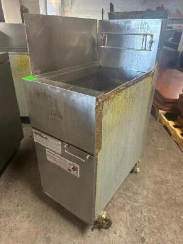 FRYMASTER 40 LB. GAS DEEP FRYER W/ LEFT SIDE SPLASH