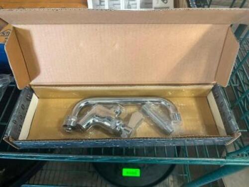 8" SINK FAUCET ( NEW )