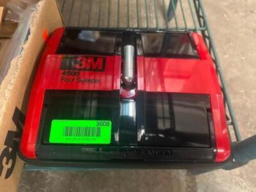 (NEW ) 3M MANUAL SWEEPER