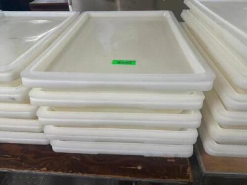 (6) FULL SIZE WHITE PLASTIC FOOD CONTAINERS W/ LIDS.