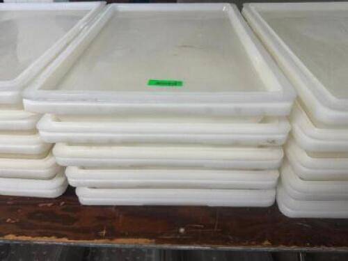 (5) FULL SIZE WHITE PLASTIC FOOD CONTAINERS W/ LIDS.