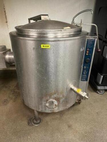 GOREN AH/1E-40 GALLON STEAM JACKETED GAS KETTLE.