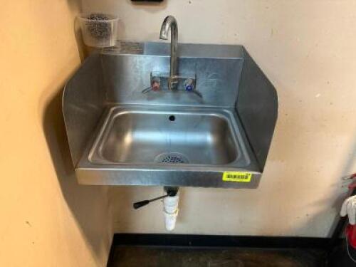 WALL MOUNTED STAINLESS HAND SIDE W/ SIDE SPLASHES