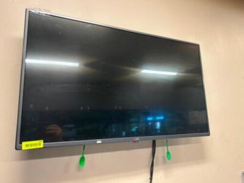 41" LG FLAT SCREEN TV W/ WALL MOUNT