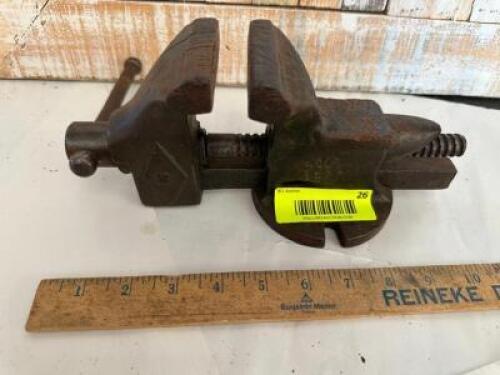 ANTIQUE VISE