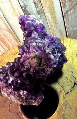 LARGE AMETHYST SPECIMEN