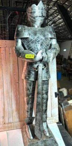 KNIGHT IN ARMOR STATUE