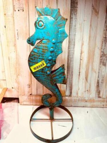 METAL SEAHORSE STATUE