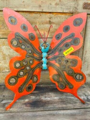 METAL BUTTERFLY ON STAND
