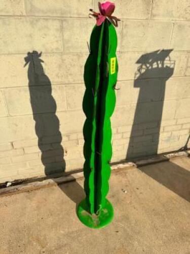 METAL CACTUS STATUE