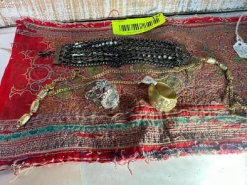 4PCS OF JEWELRY