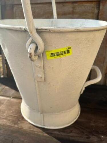 VINTAGE HEAVY METAL BUCKET