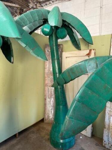 10' METAL PALM TREE WITH COCONUTS