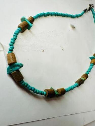 TURQUOISE CHIPS NECKLACE
