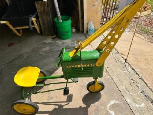 VINTAGE JOHN DEERE TRACTOR AND CRANE