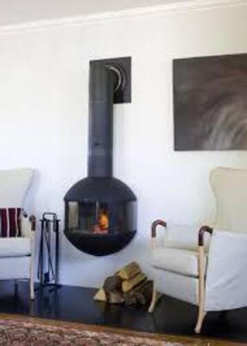 DESCRIPTION: (1) WOOD BURNING STOVE EXHAUST CHIMNEY BRAND/MODEL: TRUE NORTH INFORMATION: BLACK RETAIL$: $1449.00 EA QTY: 1
