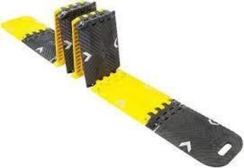 DESCRIPTION: (1) FOLDABLE SPEED BUMP BRAND/MODEL: GUARDIAN INFORMATION: BLACK AND YELLOW RETAIL$: $169.99 EA QTY: 1
