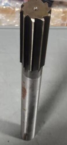 DESCRIPTION: (1) HSS SF/SS CHUCKING REAMER BRAND/MODEL: VC 81135188 SIZE: 1-1/32" DIA 10-1/2" OAL 2-3/4" FL RETAIL$: $131.68 QTY: 1